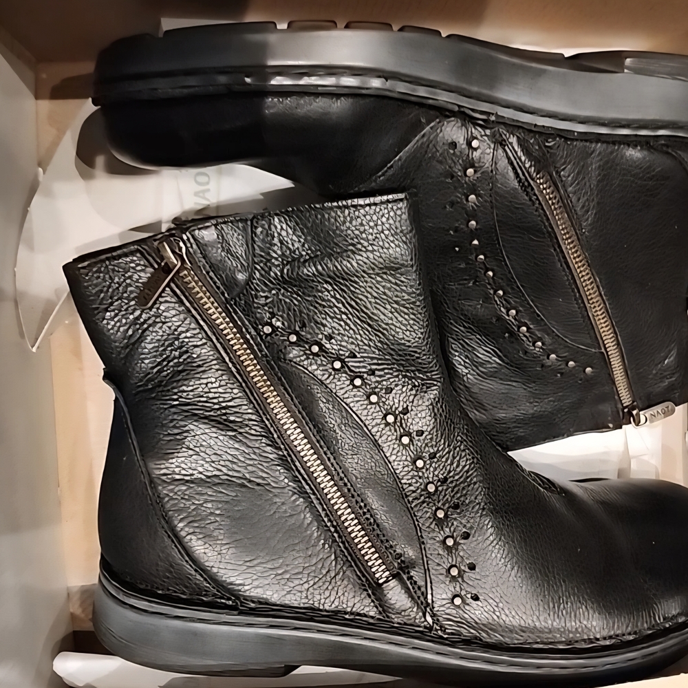 Naot Black Leather Ankle Boots with Zipper